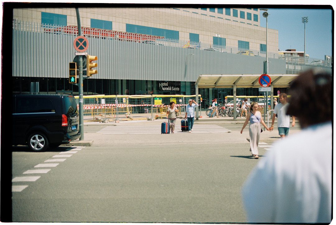 Picking Up Parents at LAX: What to Do When Their Flight is Delayed by 2 Hours