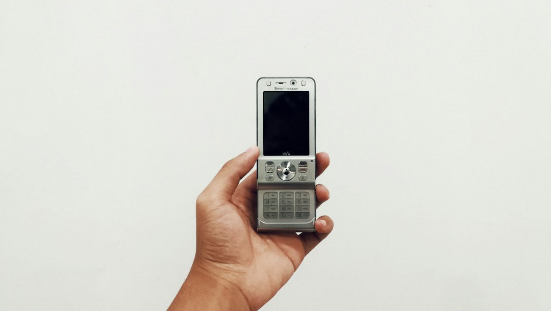 How to Book an LA Koreatown Taxi by Phone Without a Smartphone