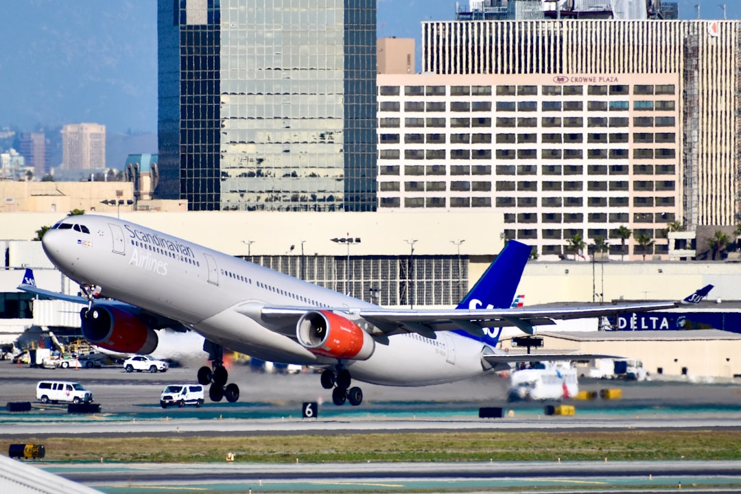 What if Your Flight from Korea Arrives Early at LAX? Hangil Taxi's Airport Pickup Solution